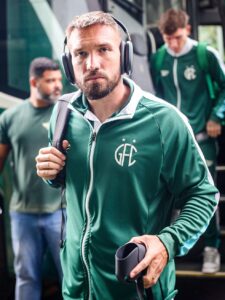 Volta titular do Guarani: Willian Farias volta a ficar à disposição