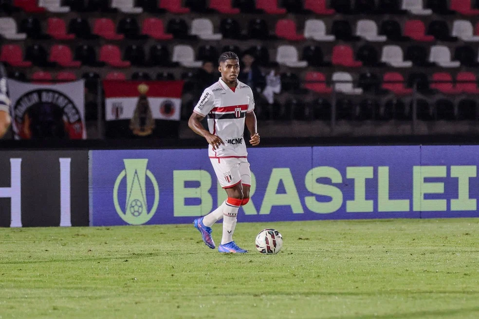 Yuri em estreia na Série B com Botafogo-SP