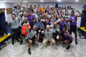 Jogadores do Botafogo Sub-20 comemoram