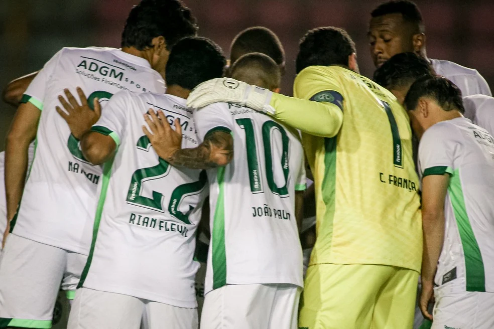 Guarani contra Floresta - elenco do Guarani no Brinco de Ouro