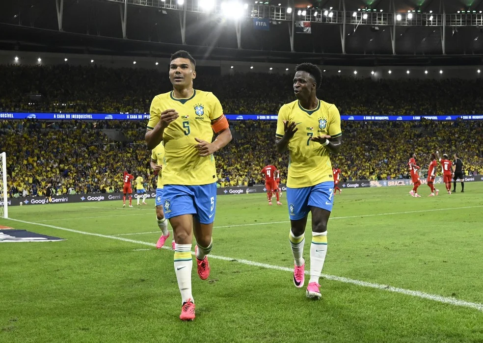 Casemiro e Vini Jr. comemoram na Copa do Mundo