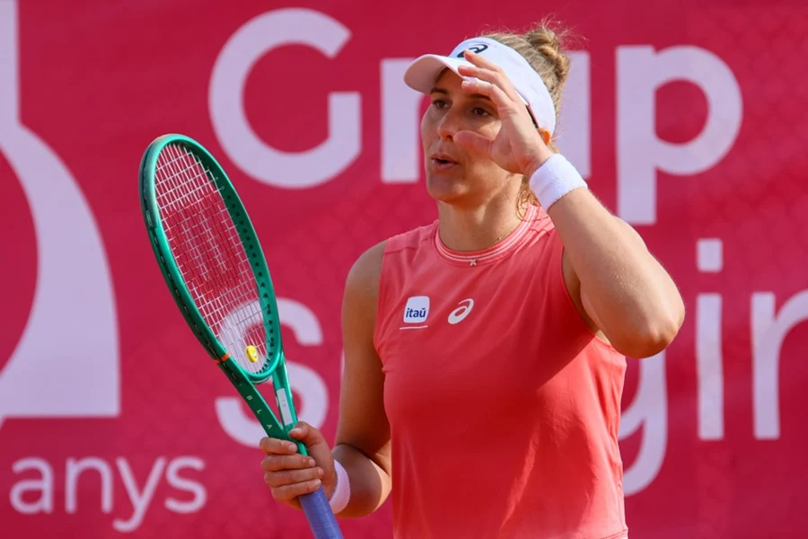 Bia Haddad Portugal em quadra
