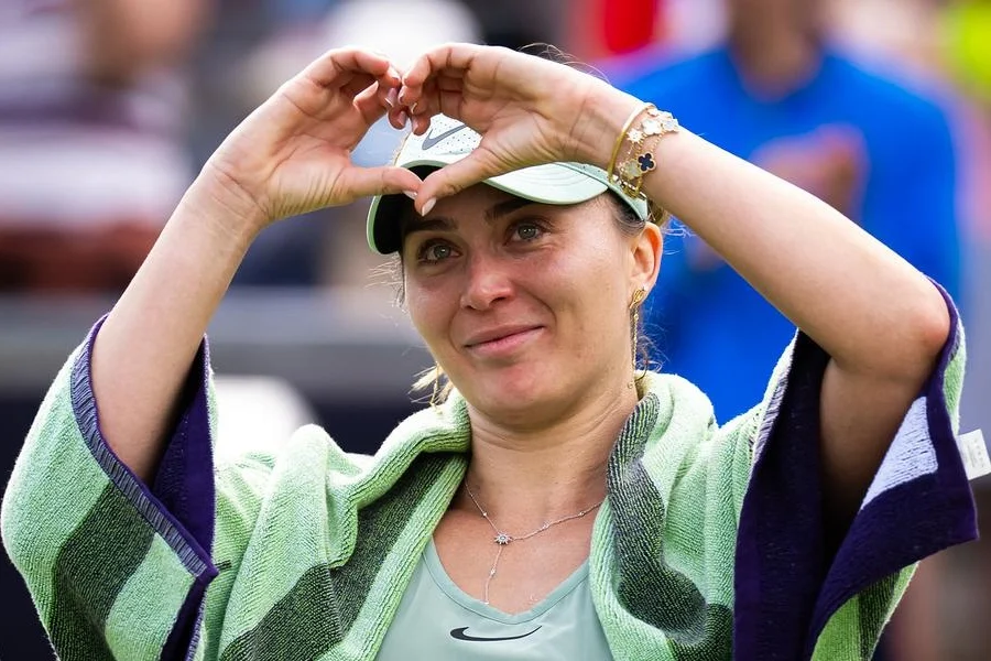 Paula Badosa em quadra - Badosa Tsitsipas
