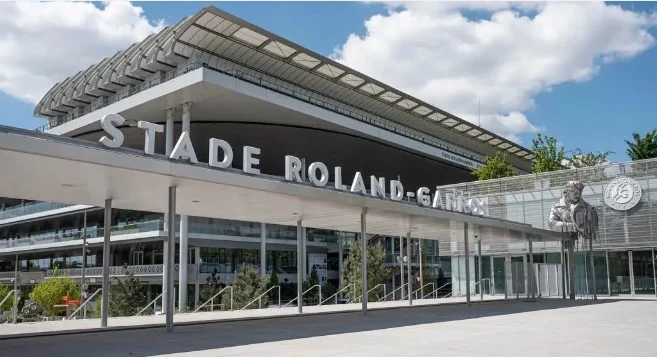 Entrada do complexo de Roland Garros 2026