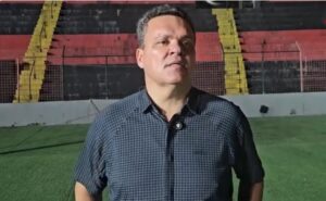 Adson Batista fala sobre novo técnico Atlético-GO na Ilha do Retiro