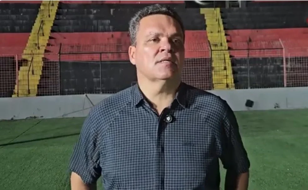 Adson Batista fala sobre novo técnico Atlético-GO na Ilha do Retiro