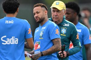 Seleção durante treino antes do jogo: Caminho do Brasil em definição