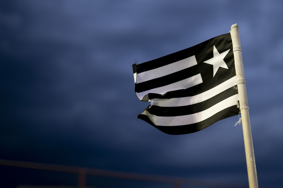 Bandeira do Botafogo sexto transfer ban