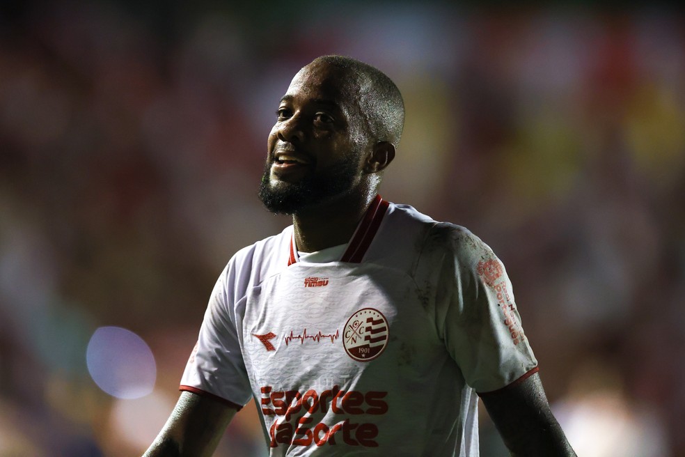Victor Andrade Náutico em ação — atacante do Náutico