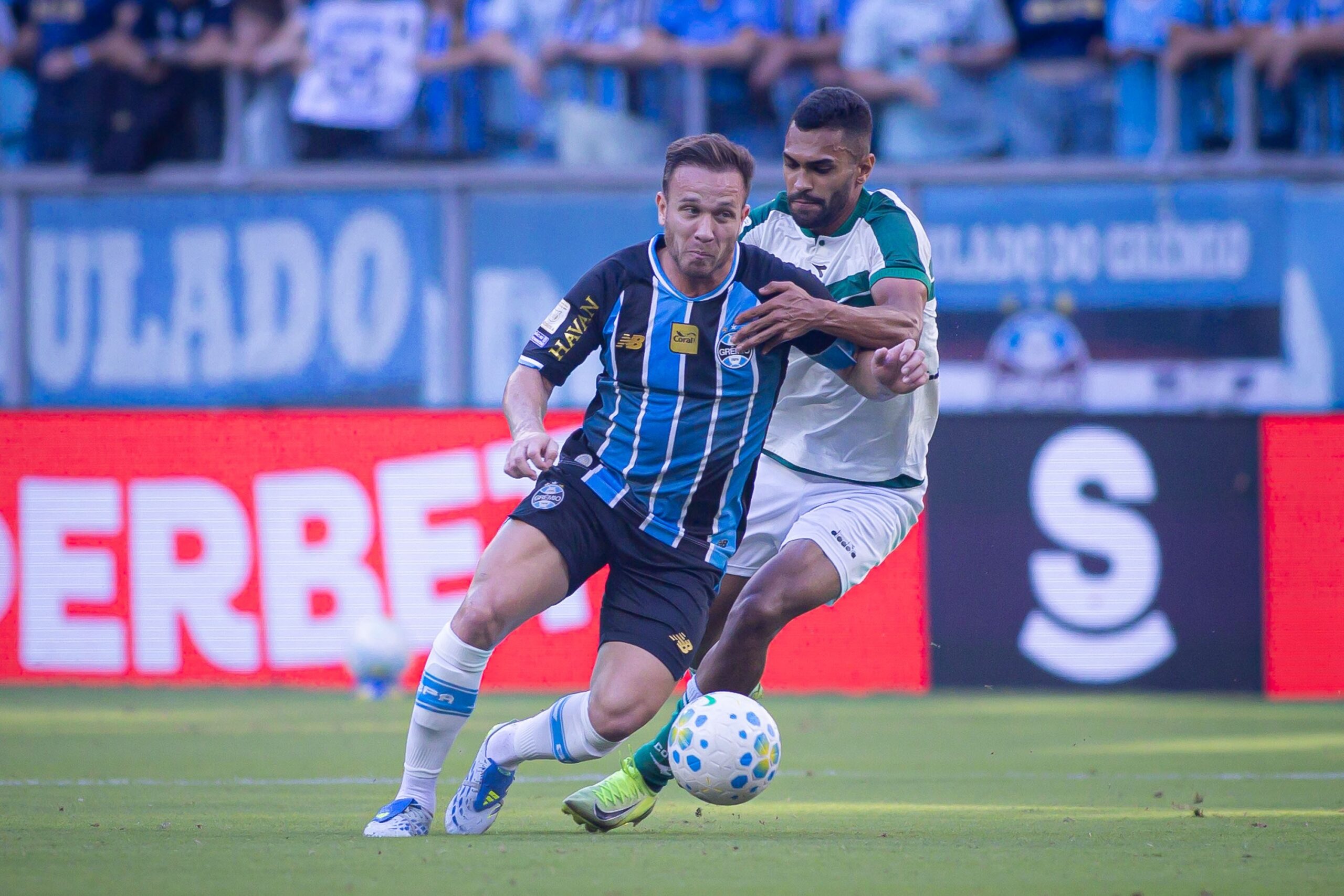 Fluminense consulta Arthur, meia emprestado ao Grêmio pela Juventus