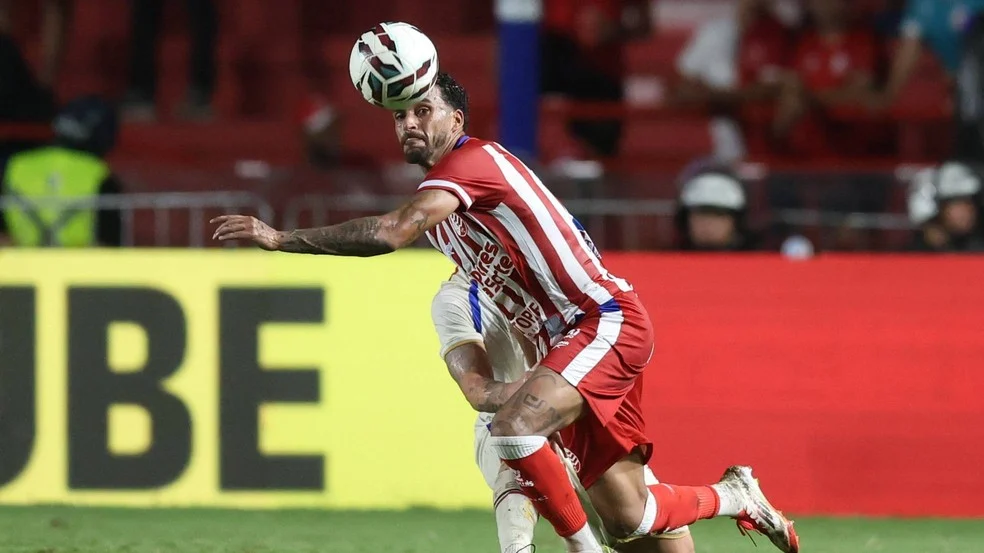 Derek em campo — Náutico tem desfalques