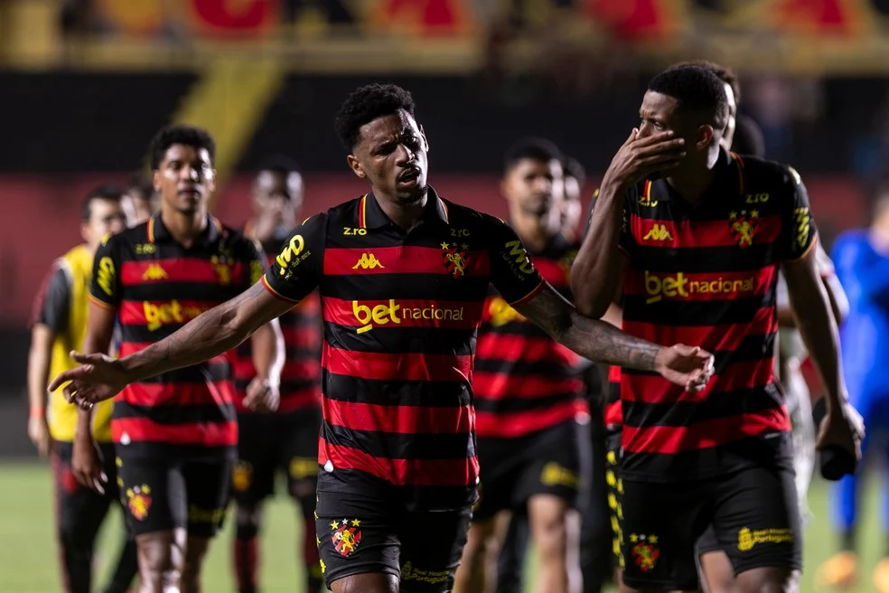 Jogadores do Sport lamentam gol sofrido — Sport sem desempenho