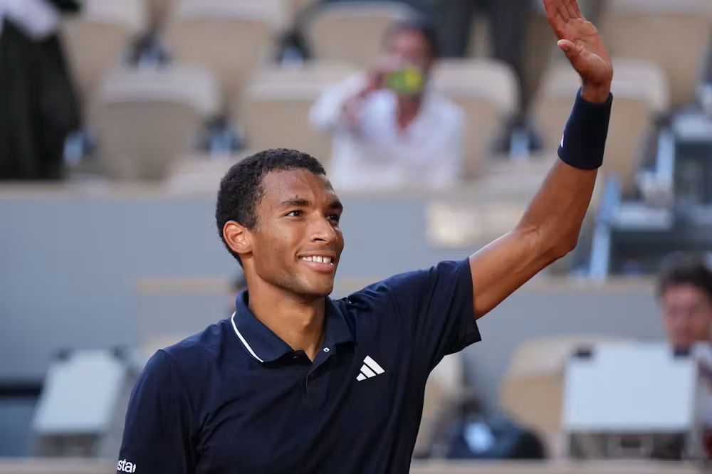 Aliassime enfrenta Fucsovics — imagem do jogador no torneio