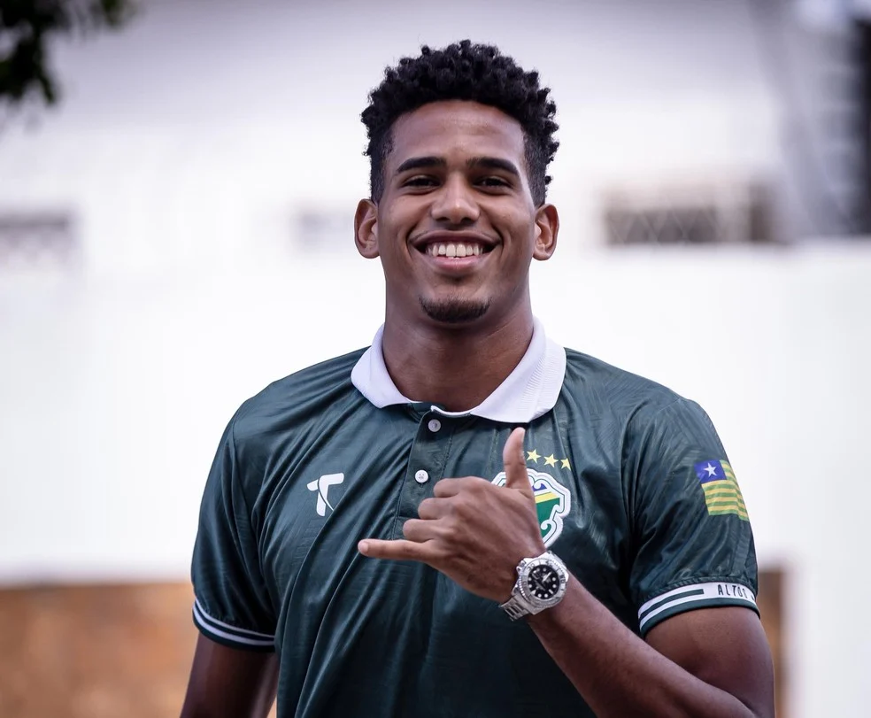 Robinho e elenco do Altos — Campanha do Altos na Série D