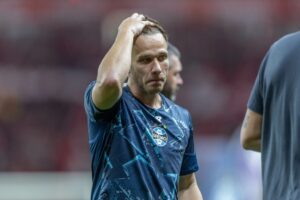 Arthur no Grêmio durante partida no Campeonato Brasileiro