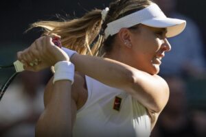 Navarro vence Badosa em estreia em Wimbledon