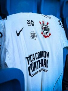 Camisa do Corinthians na versão 2026 em destaque