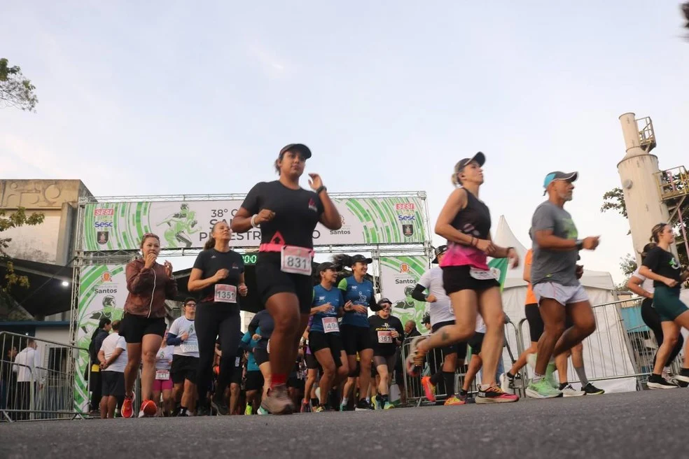 Campeonato Santista de Pedestrianismo — largada de atletas em Santos