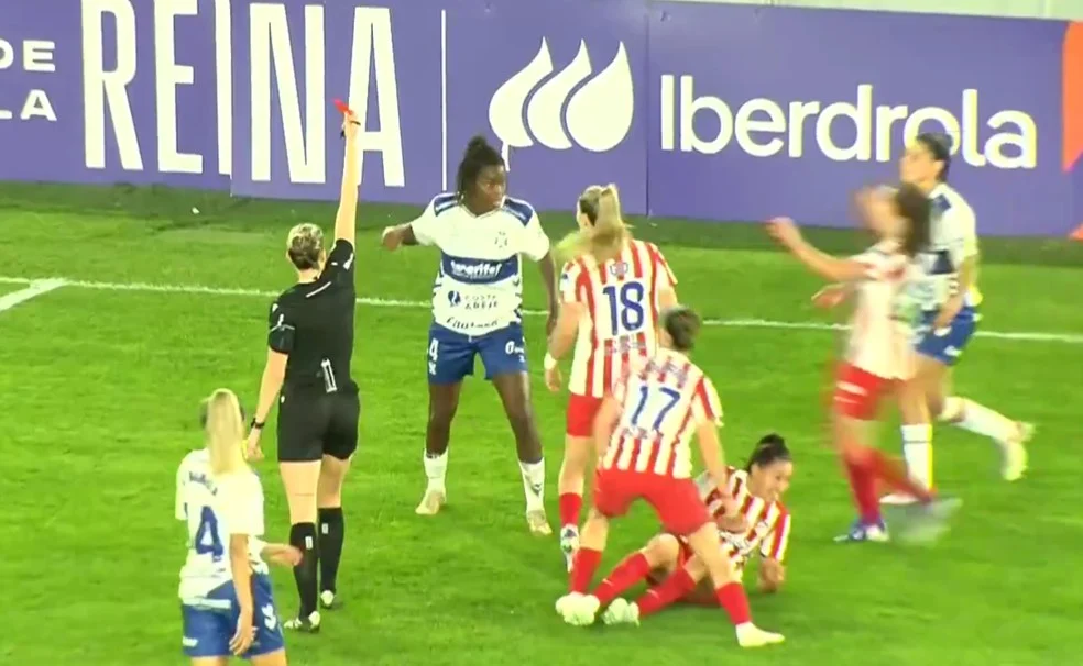 Gio Garbelini em partida pelo Atlético de Madrid