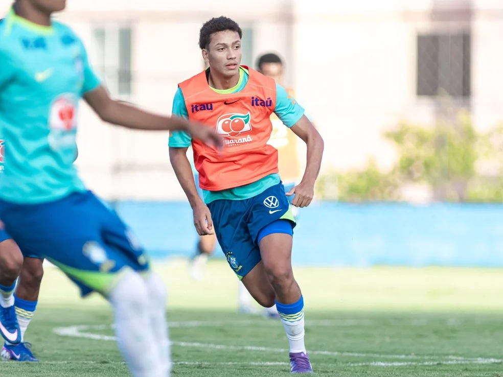Samuel e Vinícius, gêmeos do Atlético-MG em concentração da seleção