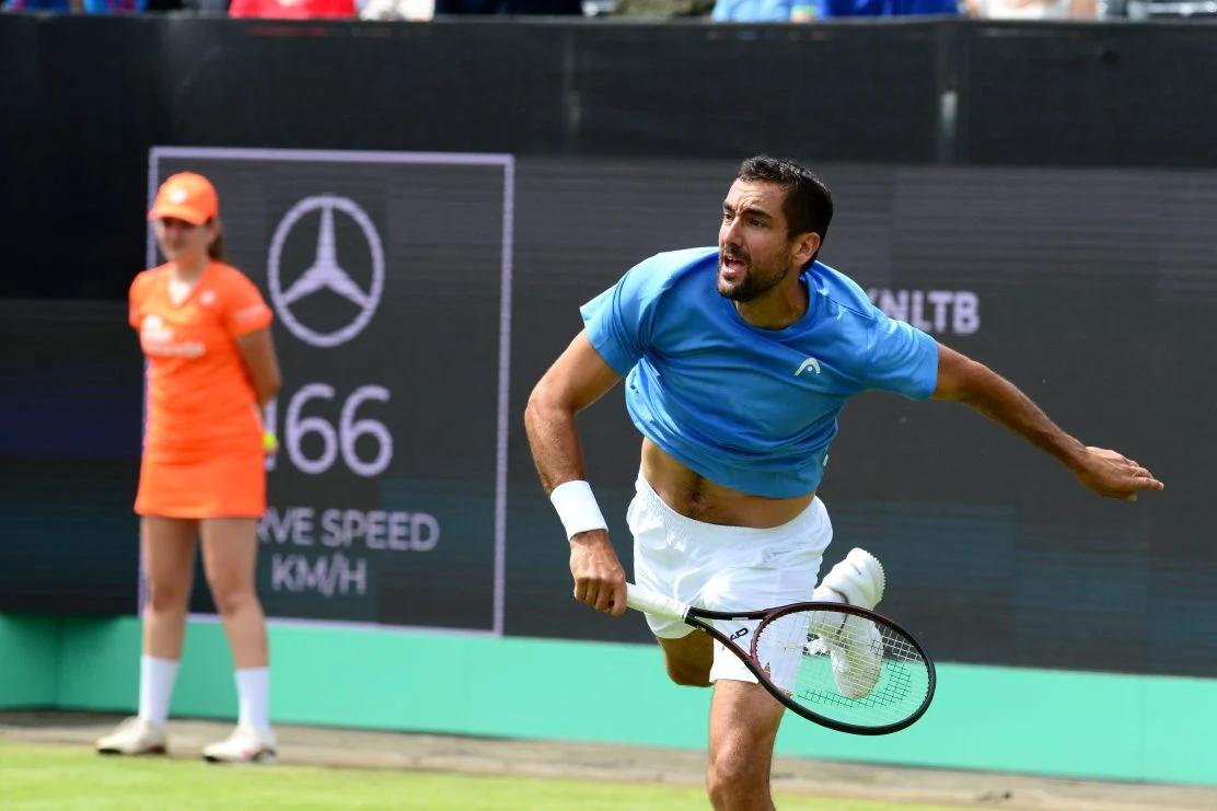 Medvedev e Cilic em quadra sob chuva na Holanda