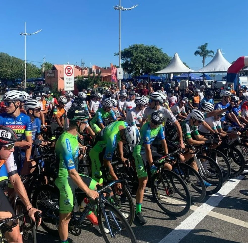 Ciclistas na Subida do Morro da Cruz em Florianópolis