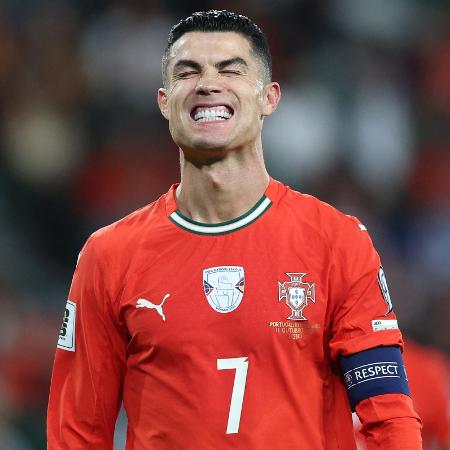 Cristiano Ronaldo lamentando durante jogo com a seleção de Portugal