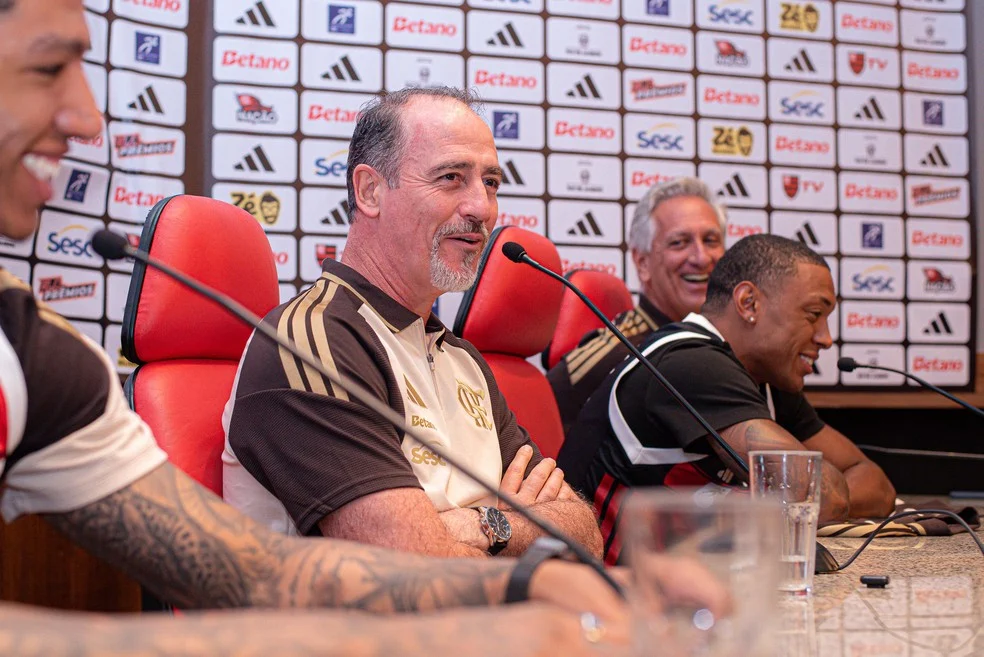 Demétrius Ferracciú durante apresentação no Flamengo