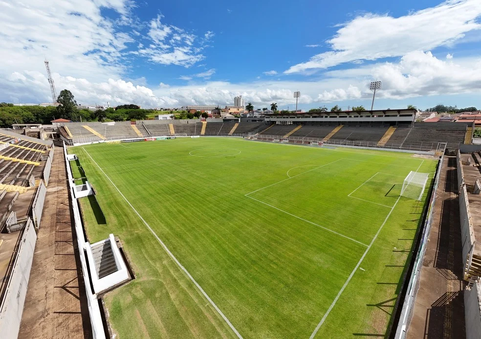 Ferroviária em Capivari no Estádio Carlos Colnaghi