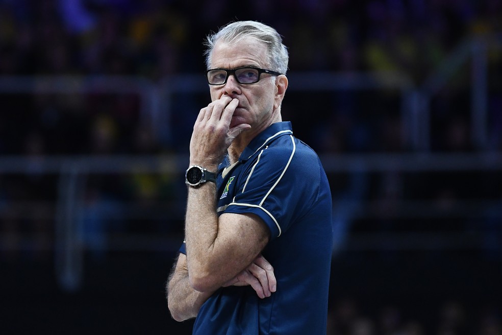 Bernardinho durante coletiva: VNL como teste para a seleção masculina