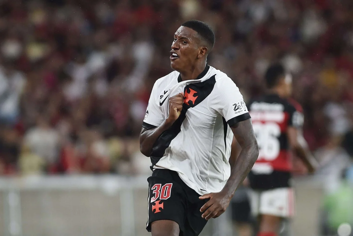 Robert Renan em ação pelo Vasco em campo