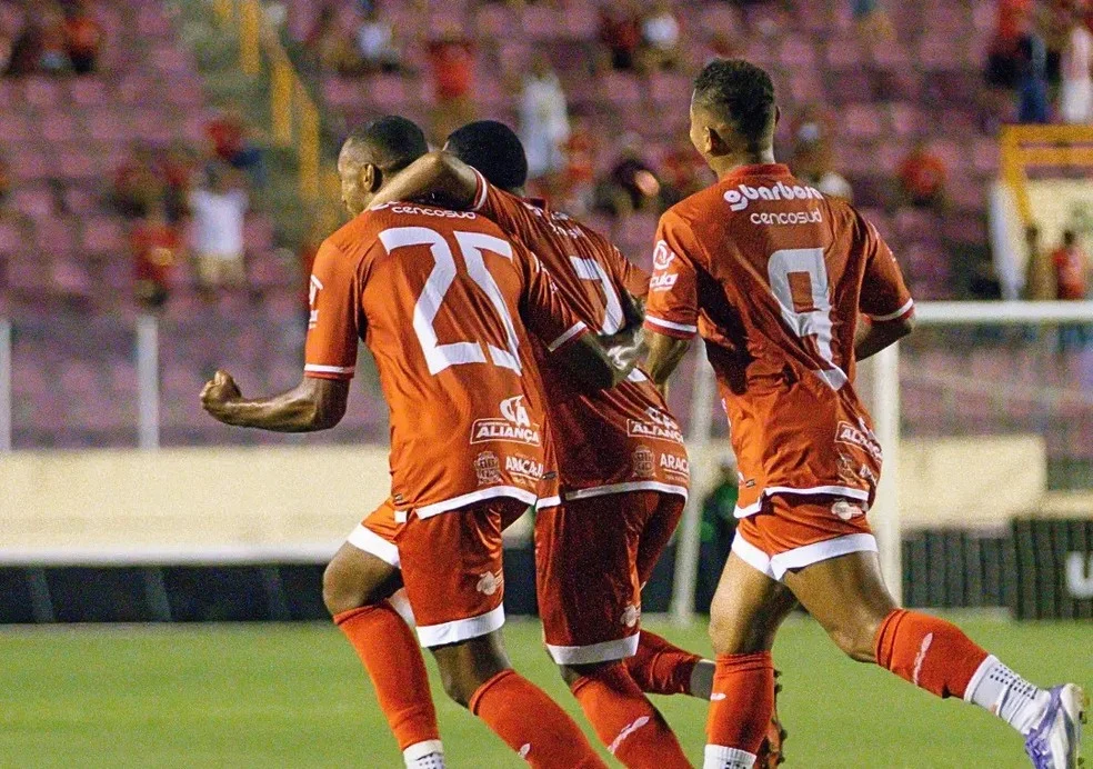 Jogadores do Sergipe comemoram vitória — Sergipe na Série D