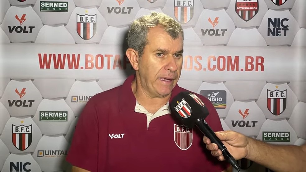 Cláudio Tencati em entrevista após derrota do Botafogo-SP Série B