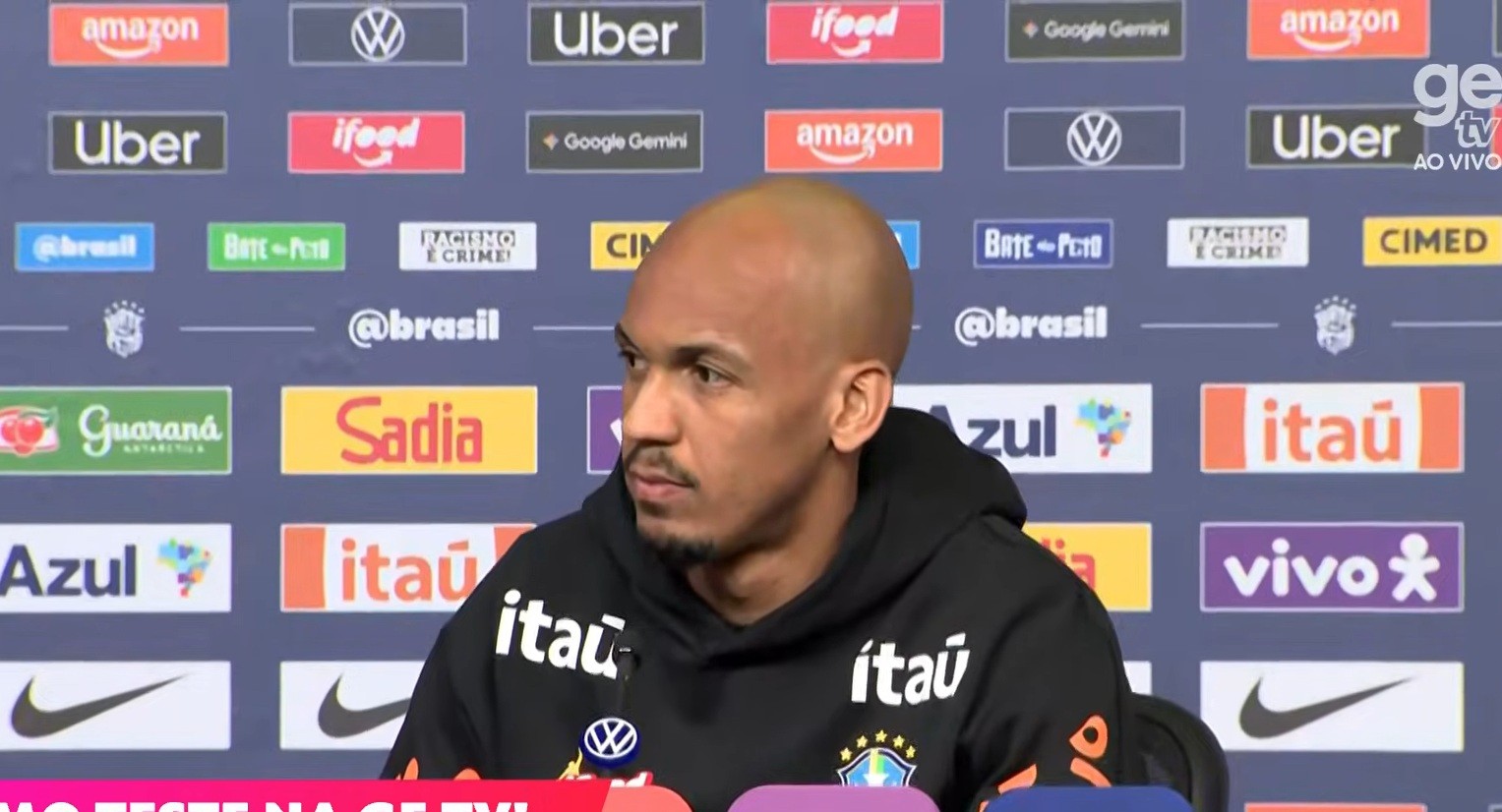 Fabinho durante treino da Seleção; tema é a entrada de Casemiro em Endrick
