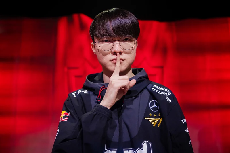 Skins T1 Worlds em destaque