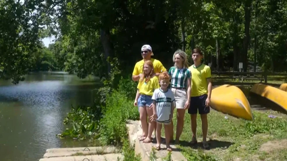 Família paranaense de motorhome em camping nos Estados Unidos