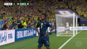 Seleção brasileira em ação no Brasil x Haiti