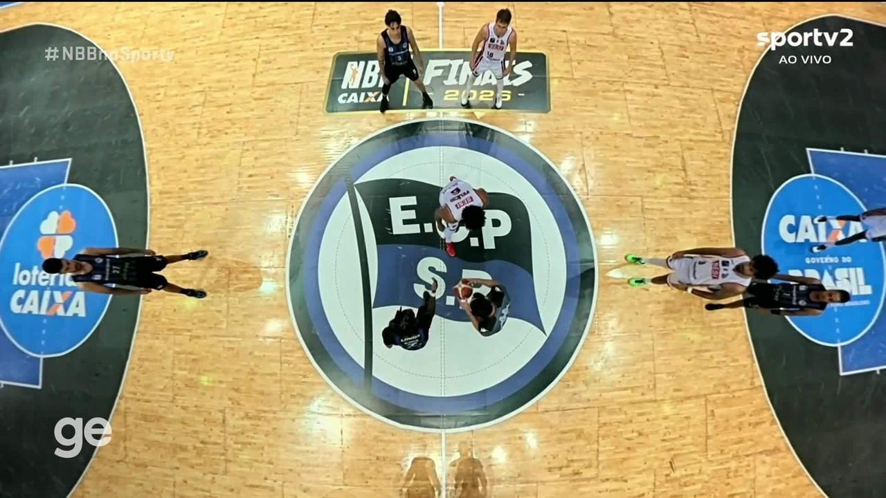 Jogo de basquete entre Pinheiros e Franca na final do NBB