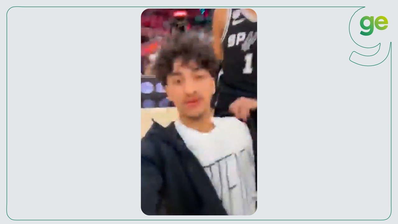 Torcedor invade quadra durante final da NBA para selfie com Wembanyama