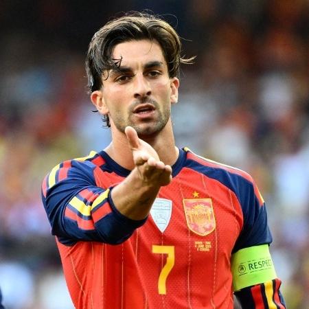 Ferran Torres comemorando gol pela seleção da Espanha