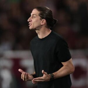 Filipe Luís durante jogo como técnico do Flamengo