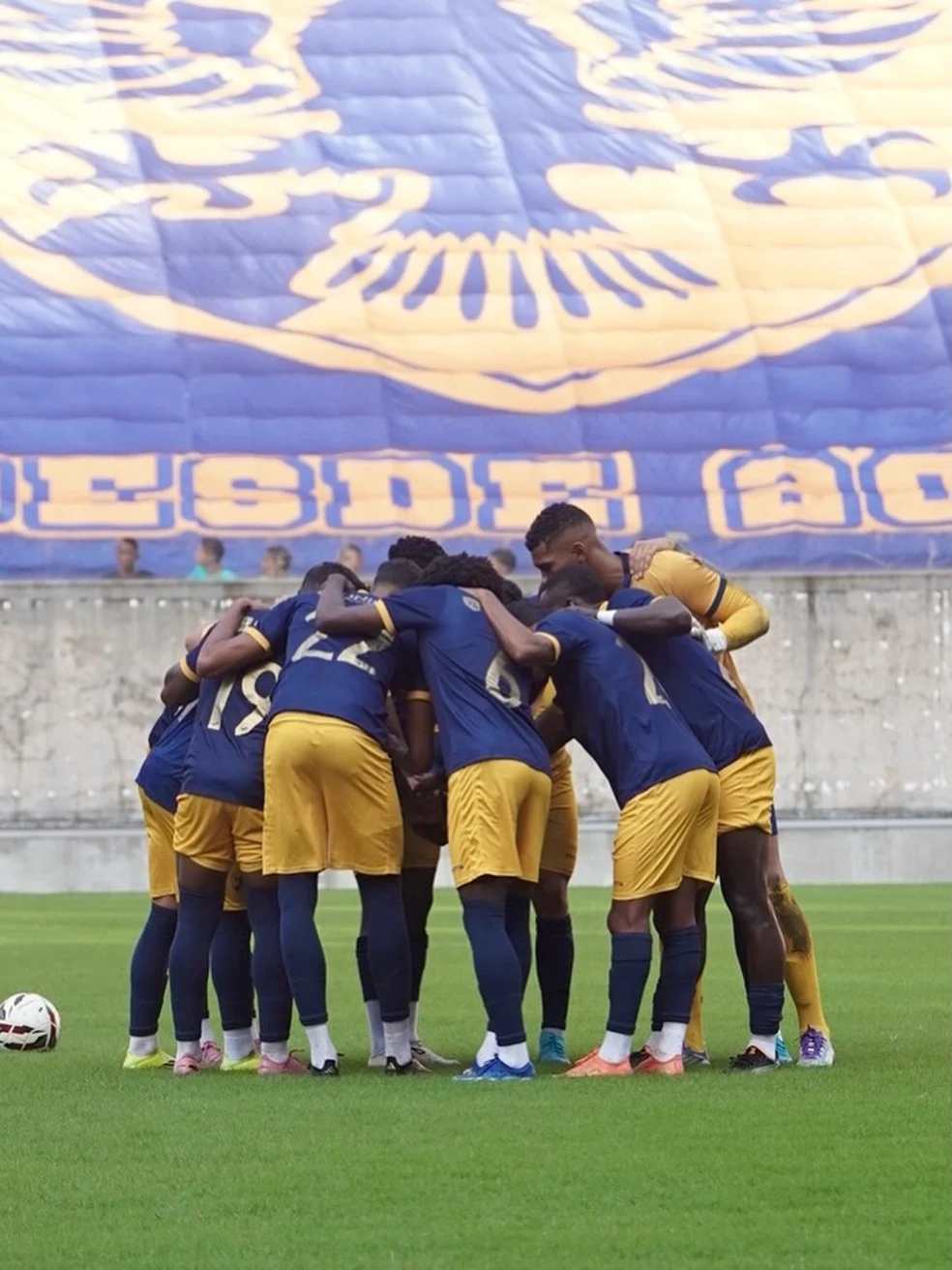 Retrô Série D em campo após o jogo — Divulgação