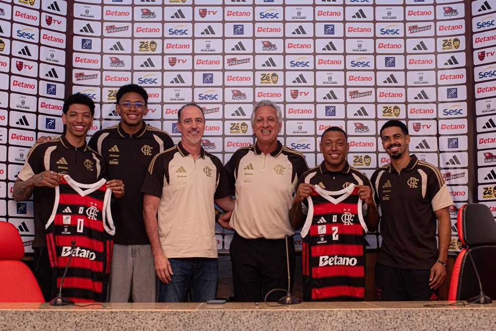Apresentação de Yago e Didi no Flamengo basquete