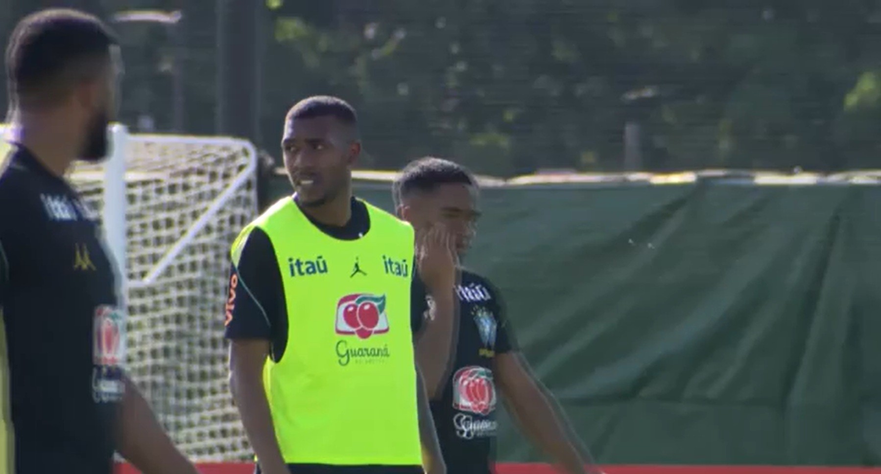 Treino da Seleção Brasileira com foco na escalação da Seleção