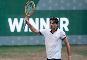 Fritz vira sobre Zverev em Halle