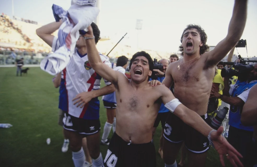 Néstor Lorenzo com Maradona na Copa de 1990