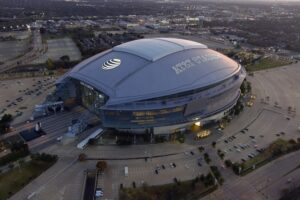 Estádios com cobertura: AT&T Stadium, em Dallas