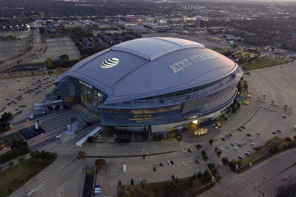 Estádios com cobertura: AT&T Stadium, em Dallas
