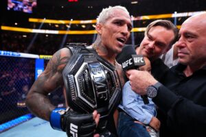 Charles do Bronx durante evento de MMA em São Paulo