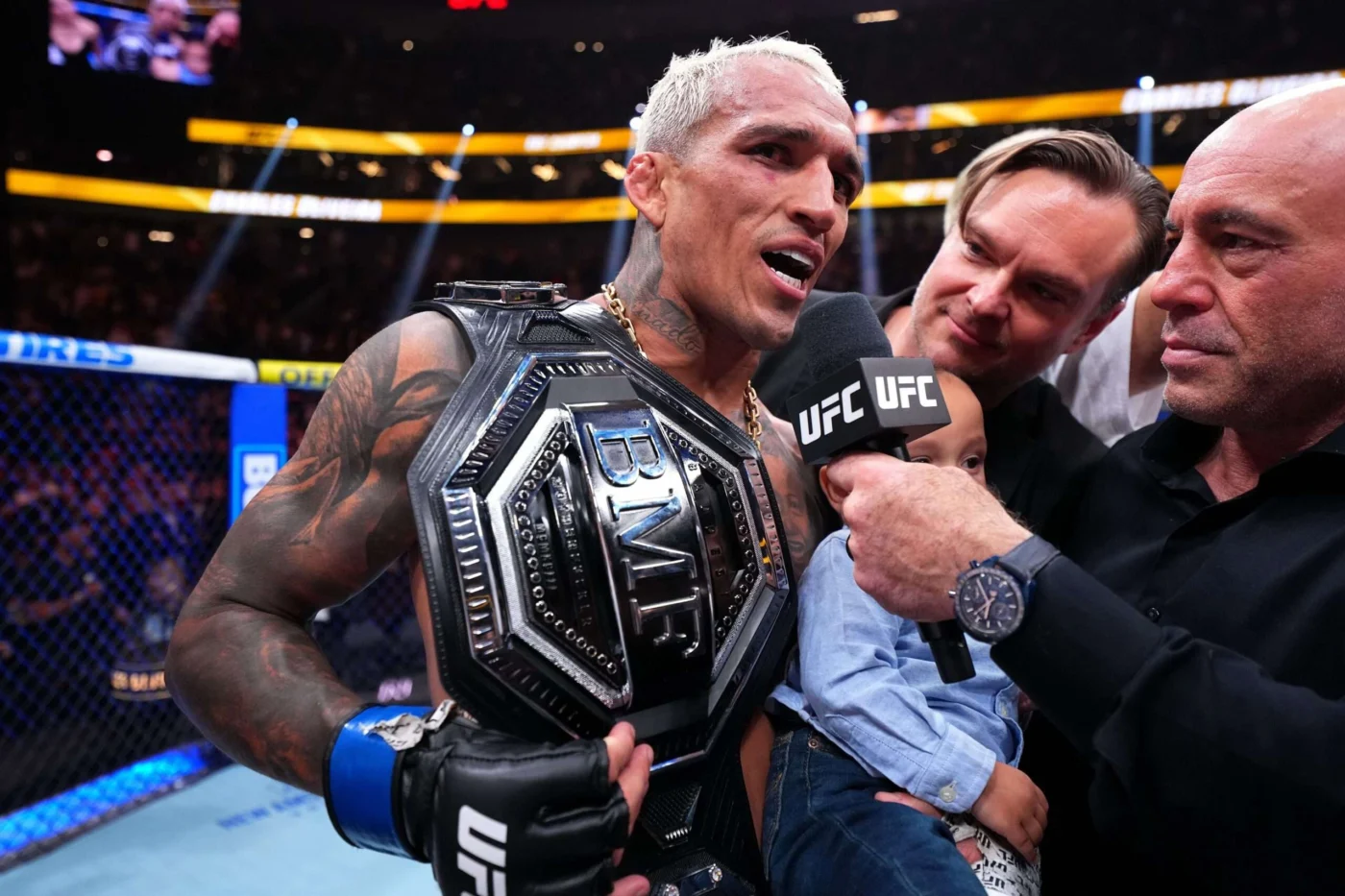 Charles do Bronx durante evento de MMA em São Paulo